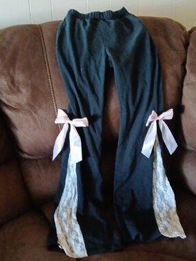 ROMWE Black Lounge Pants with Pink Ribbon and White Lace Trim